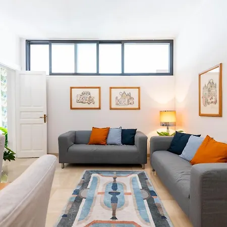 2 Bedrooms Penthouse In The Center Бари