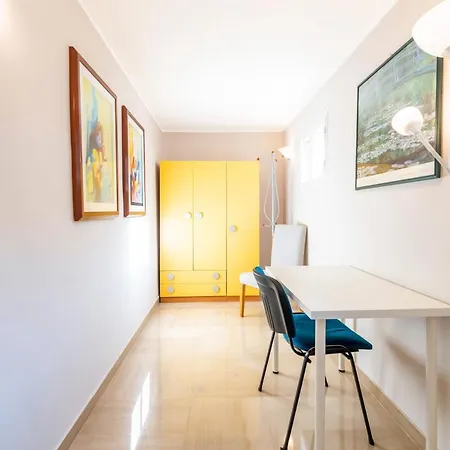 2 Bedrooms Penthouse In The Center Бари