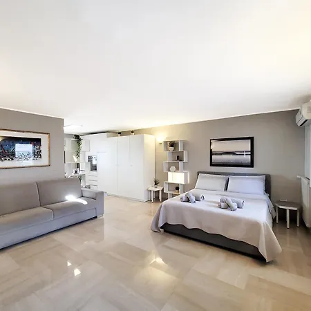 アパート 2 Bedrooms Penthouse In The Center *