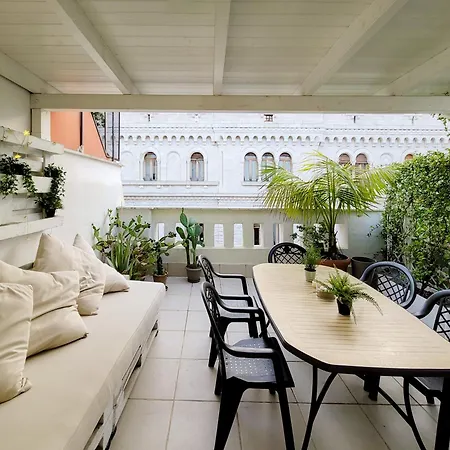 2 Bedrooms Penthouse In The Center * バーリ